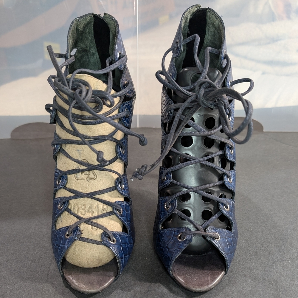 SCHUTZ 6.5B Mestico cobalt croc lace up gladiator booties 3" spike heel - Picture 10 of 10